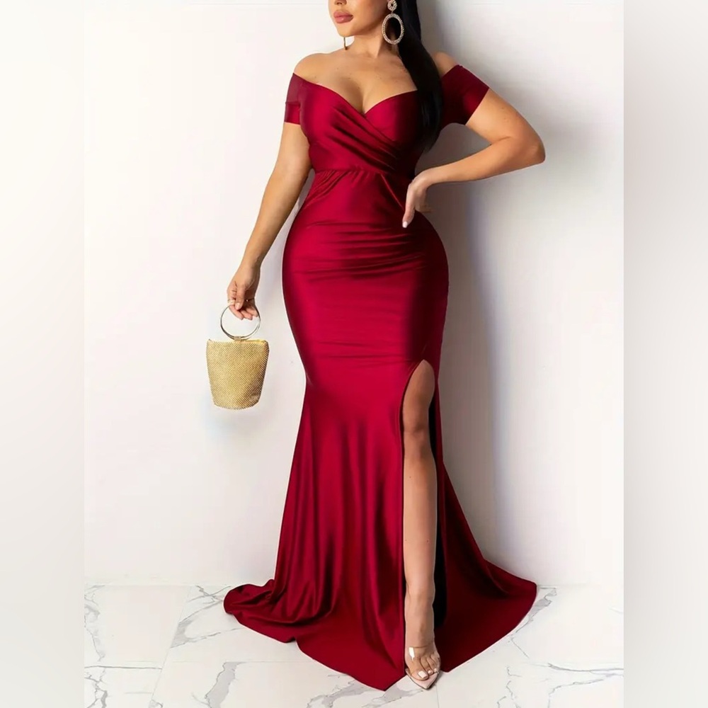 Bodycon Off-Shoulder Split-Thigh Dress